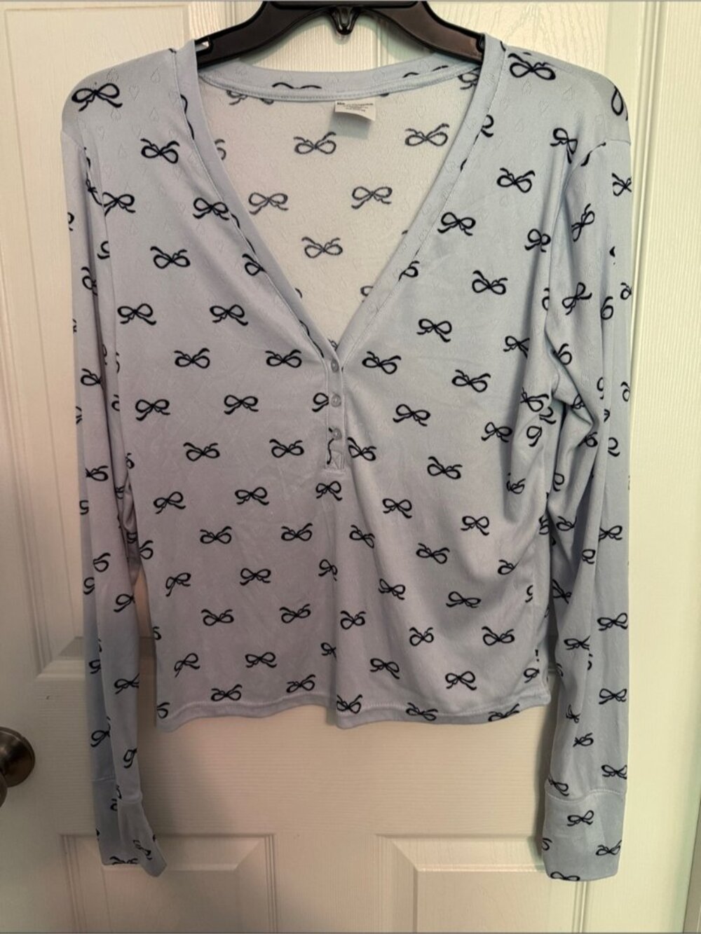 NWOT No Boundaries Light Blue Long Sleeve Henley Pajama Top with Navy Bow Print